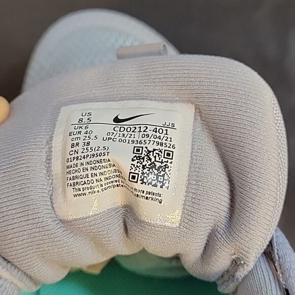 BRAND NEW LEGEND ESSENTIALS CROSS TRAINING WOMEN"S SNEAKERS - Picture 12 of 14